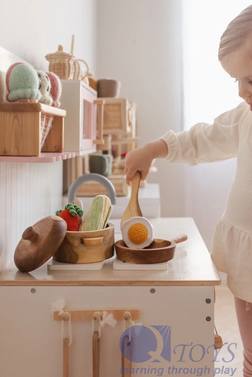 MAHOGANY PAN & POT SET