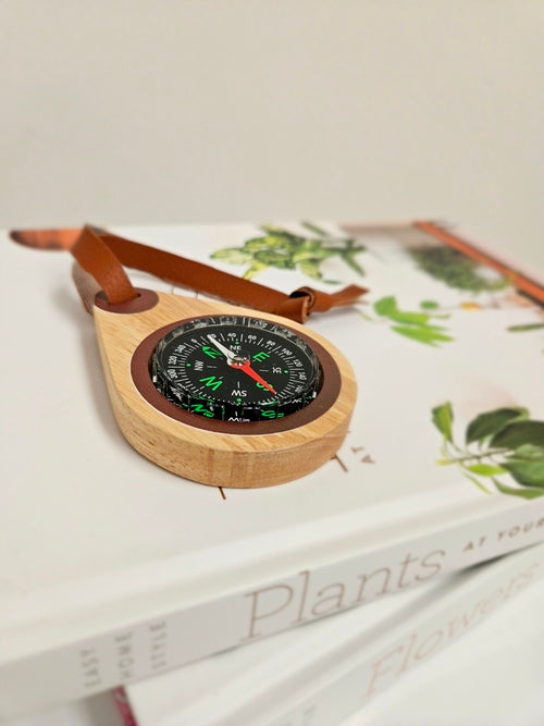 (NAVIGATION) Wooden compass