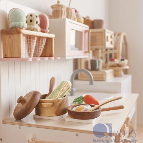 MAHOGANY PAN & POT SET