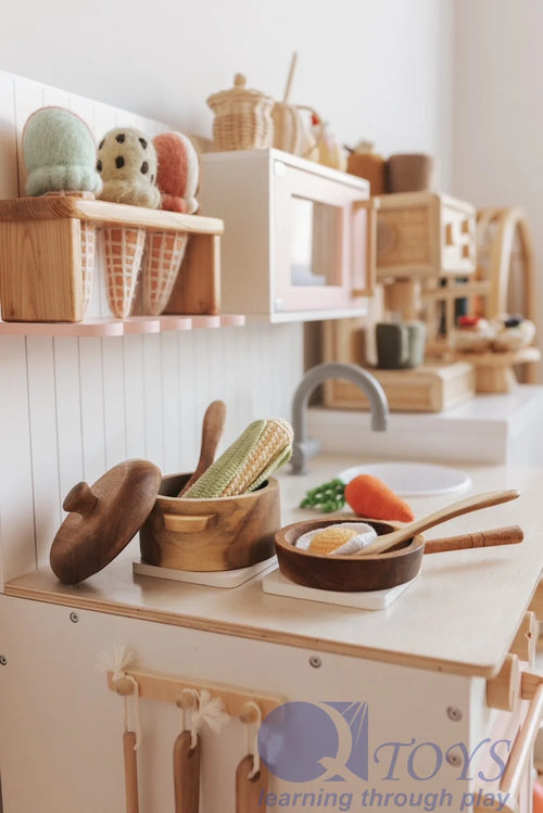 MAHOGANY PAN & POT SET